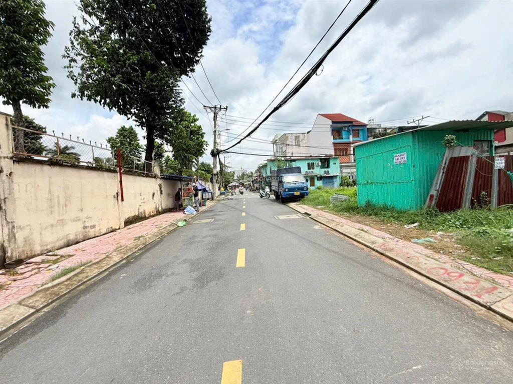 Mặt tiền 102 lã xuân oai giá đầu tư cực tốt