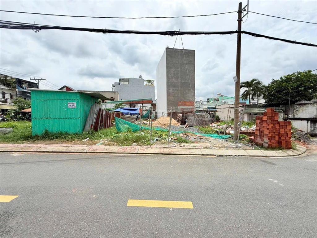 Mặt tiền 102 lã xuân oai giá đầu tư cực tốt