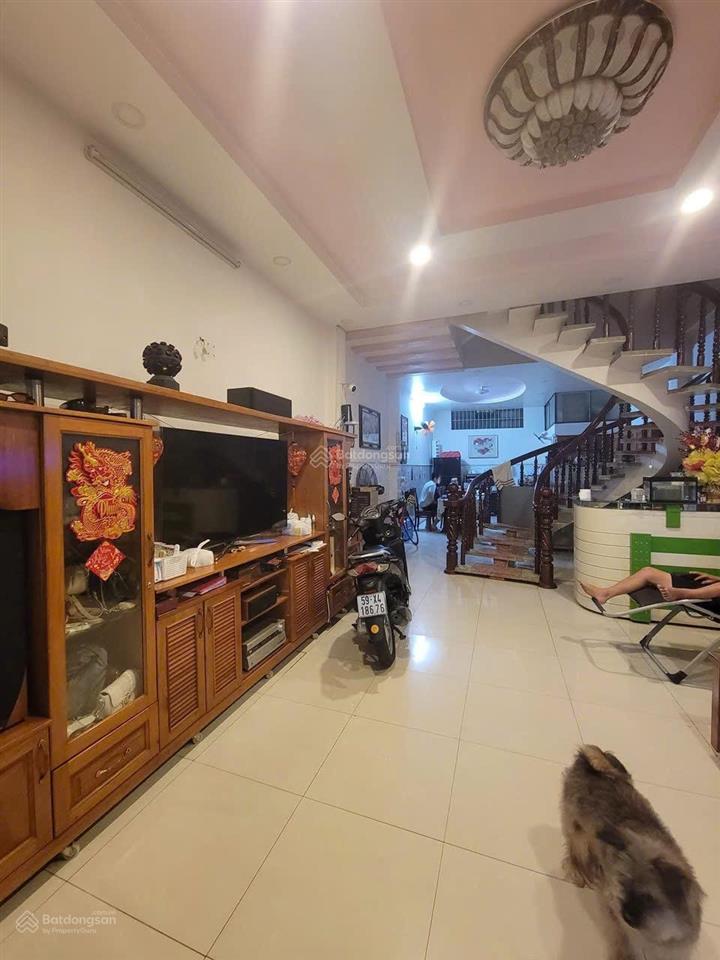 Bán nhà đẹp xinh, đường xe tải trước nhà thuận tiện ra đình phong phú, lê văn việt