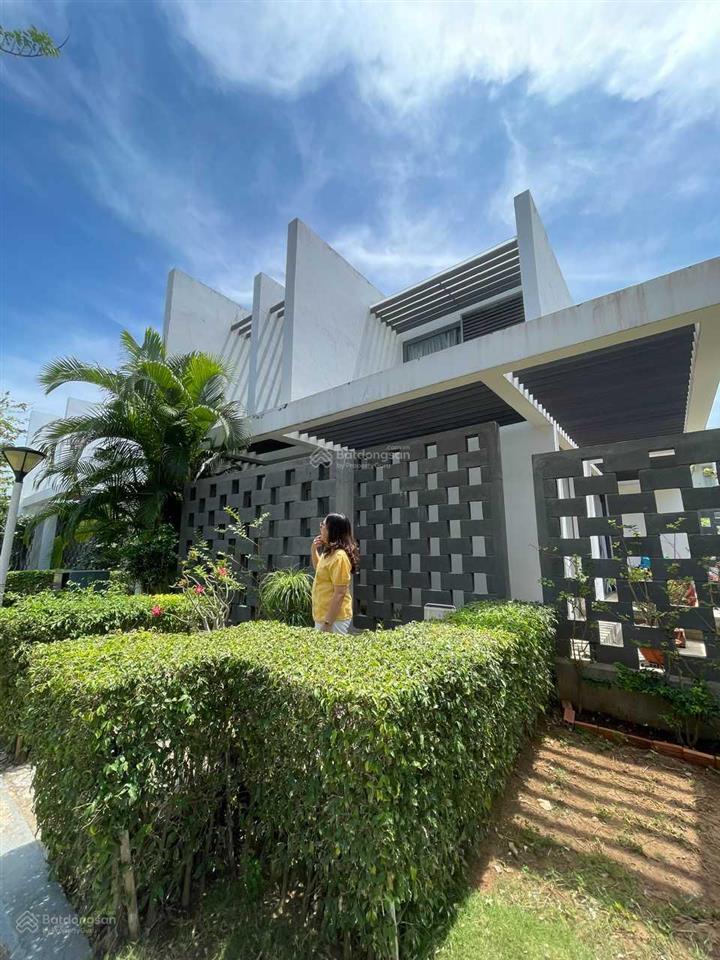 Chủ đi định cư, cần bán gấp duy nhất 1 căn oce dưới giá thị trường 20%. full nội thất  0912 712 ***