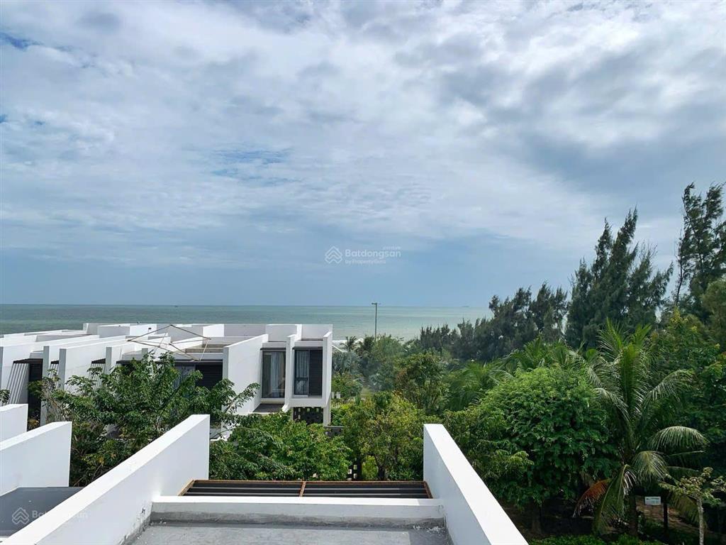 Chủ đi định cư, cần bán gấp duy nhất 1 căn góc 2 mặt tiền 375m2 dưới giá thị trường 30%