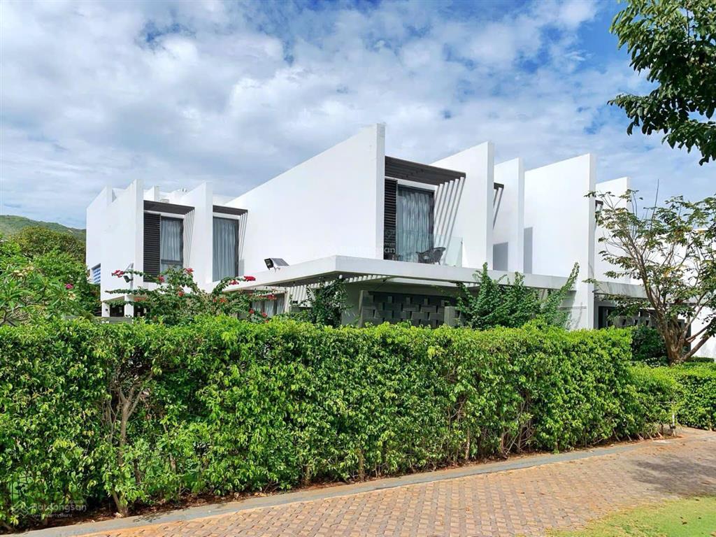 Chủ đi định cư, cần bán gấp duy nhất 1 căn góc 2 mặt tiền 375m2 dưới giá thị trường 30%