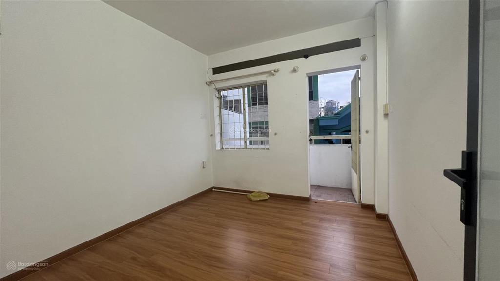 Cho thuê căn hộ a4 phan xích long 60m 2pn 1wc bancon nhà trống 10tr7