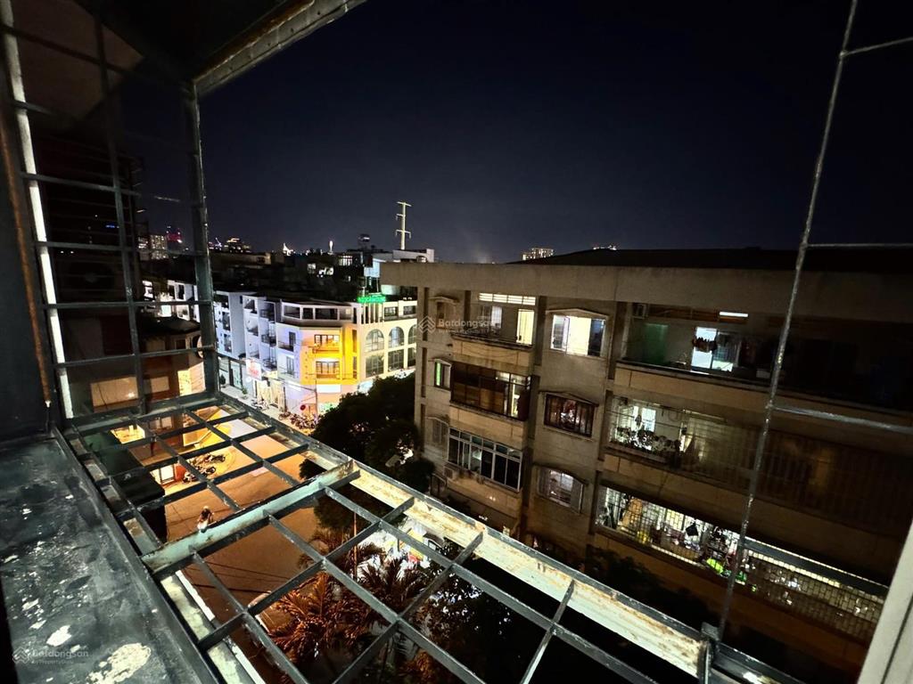 Bán căn hộ a4 phan xích long 49m2 1pn 1wc full nội thất giá 3tỷ3. sang hợp đồng thuê 9tr