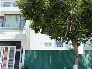 Bán lô đất đường b2 khu đô thị vcn phước long 1 giá 5 tỷ 950, lô sạch cạnh đường thích quảng đức.