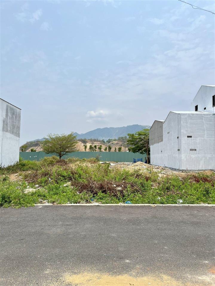 Bán lô đất khu tái định cư mỹ gia cạnh khu đất công viên, sổ hồng, xây tự do, giá chỉ 6 tỷ 050