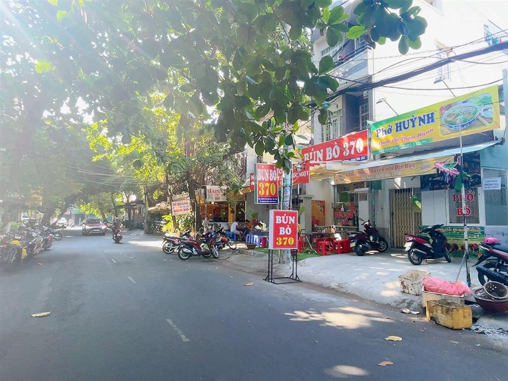 Hẻm nhựa 8m có lề khu vip 368 tân sơn nhì. dt 8x16m, vuông đẹp, cấp 4 tiện xây mới