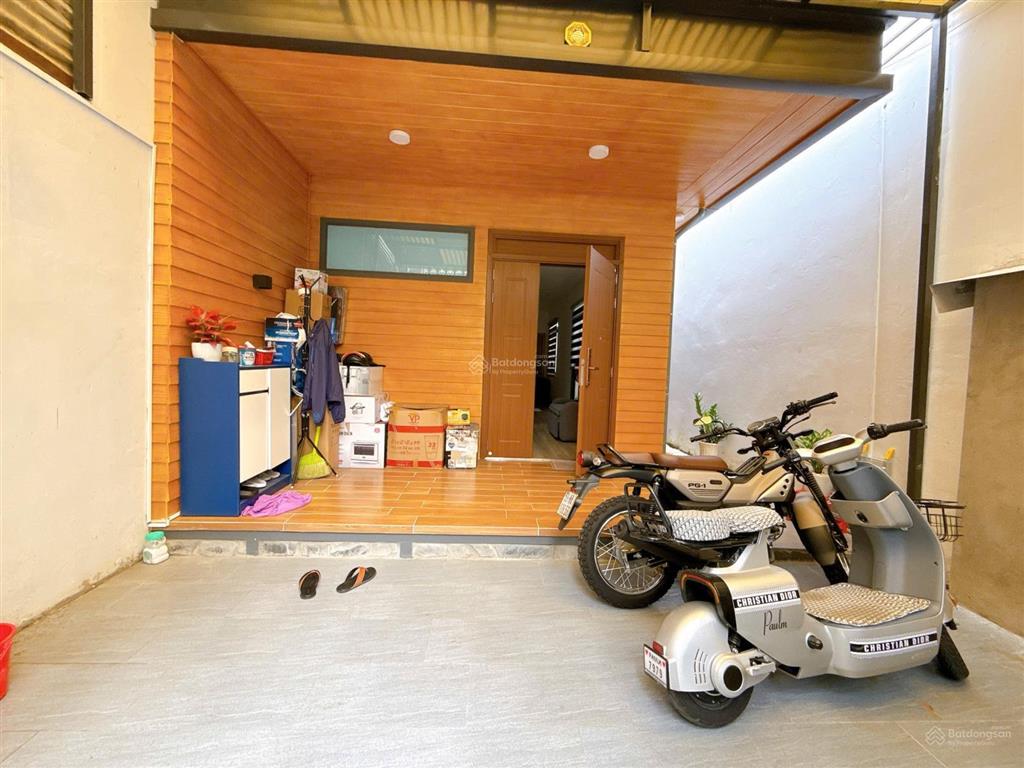 Hẻm 6m xe hơi ra vào đường gò dầu 5x18m, vuông vắn, nhà cấp 4 đẹp như hình. gần tân quý  aeon mall