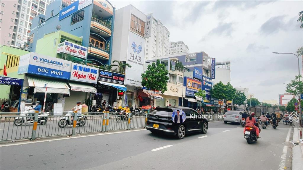 Chính chủ bán nhà mặt tiền đường luỹ bán bích đoạn đẹp gần đường độc lập. dt 4x30m, nhà 4 tầng