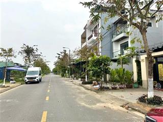 Bán lô đất đẹp đối diện công viên mặt tiền đường 7,5m phạm đức nam 100m/3 tỷ 570 khu hoà quý