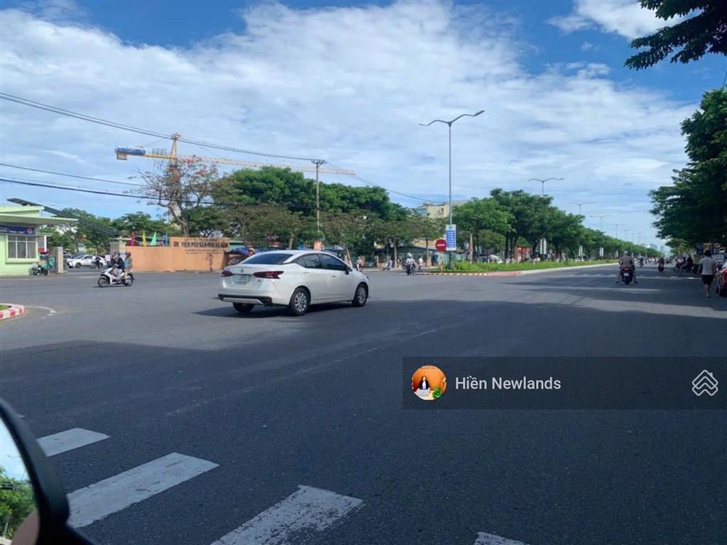 Bán lô đất 96m ngang 6,6m mặt tiền đường 48m lê văn hiến sát hồ xuân hương giá 12 tỷ