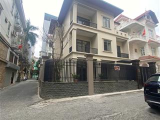 Cho thuê biệt thự lô góc, ngõ 9 trần quốc hoàn, đất 200m2 xây dựng 170m2 * 3,5 tầng,  0968 120 ***