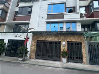 Cho thuê nhà khu đô thị 214 nguyễn xiển, đất 175m2 xây dựng 120m2*5,5 tầng, thang máy, giá 55 triệu