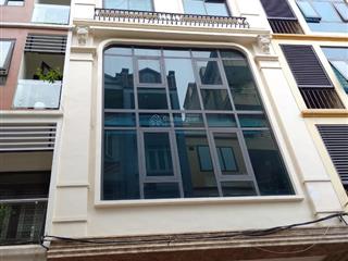 Cho thuê nhà ngõ 130 hồ tùng mậu, dt 75m2 * 5 tầng, thông sàn, thang máy, giá 38 triệu.ô tô đỗ cửa