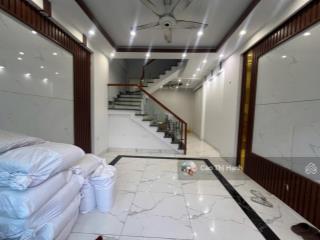 Nhà 3 tầng tuyến 2 đồng hoà  42m2  đường 5m