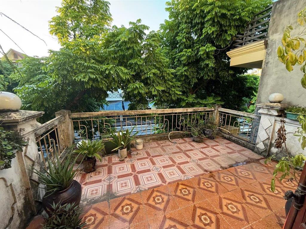 Nhà 2 tầng mặt đường trần nhân tông  107m2 ngang 4,5m