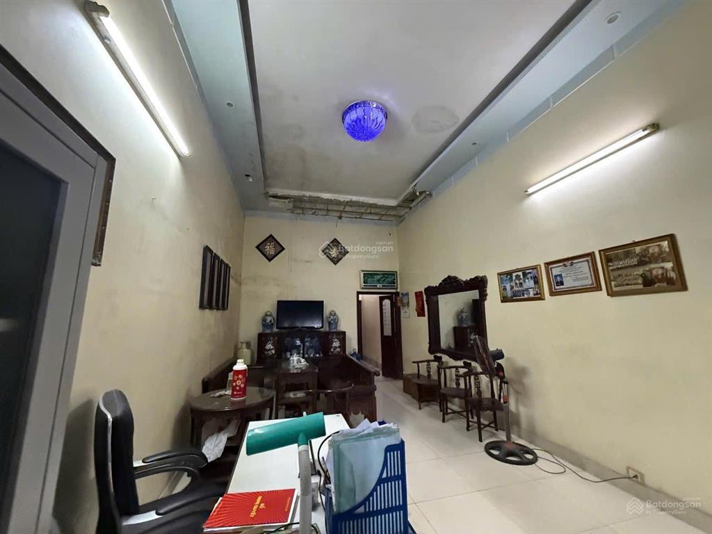 Nhà 2 tầng mặt đường trần nhân tông  107m2 ngang 4,5m