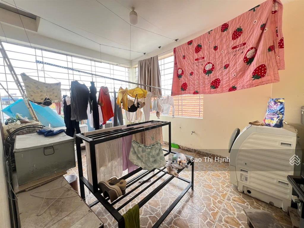 Nhà 4 tầng mặt đường 5m gần goldenpoint  52,68m2