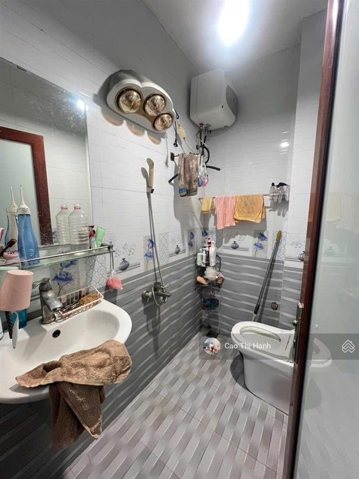 Nhà 4 tầng mặt đường 5m gần goldenpoint  52,68m2