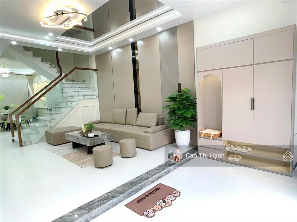 Nhà 3 mặt đường phương khê  63m2  vị trí đẹp