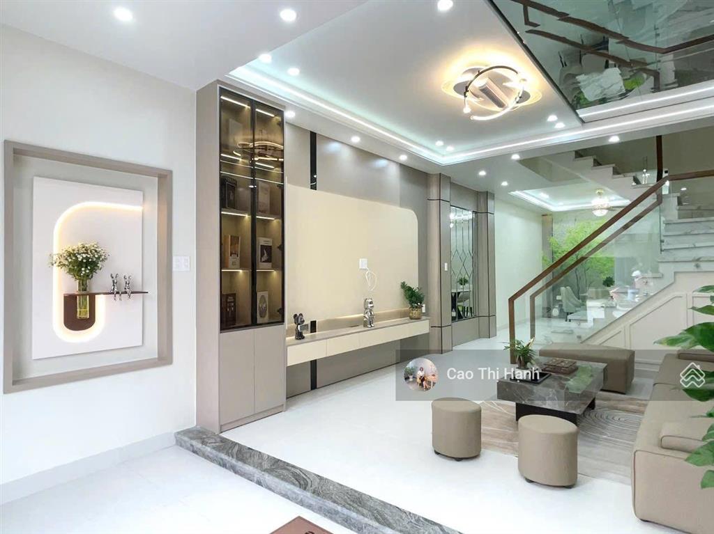 Nhà 3 mặt đường phương khê  63m2  vị trí đẹp