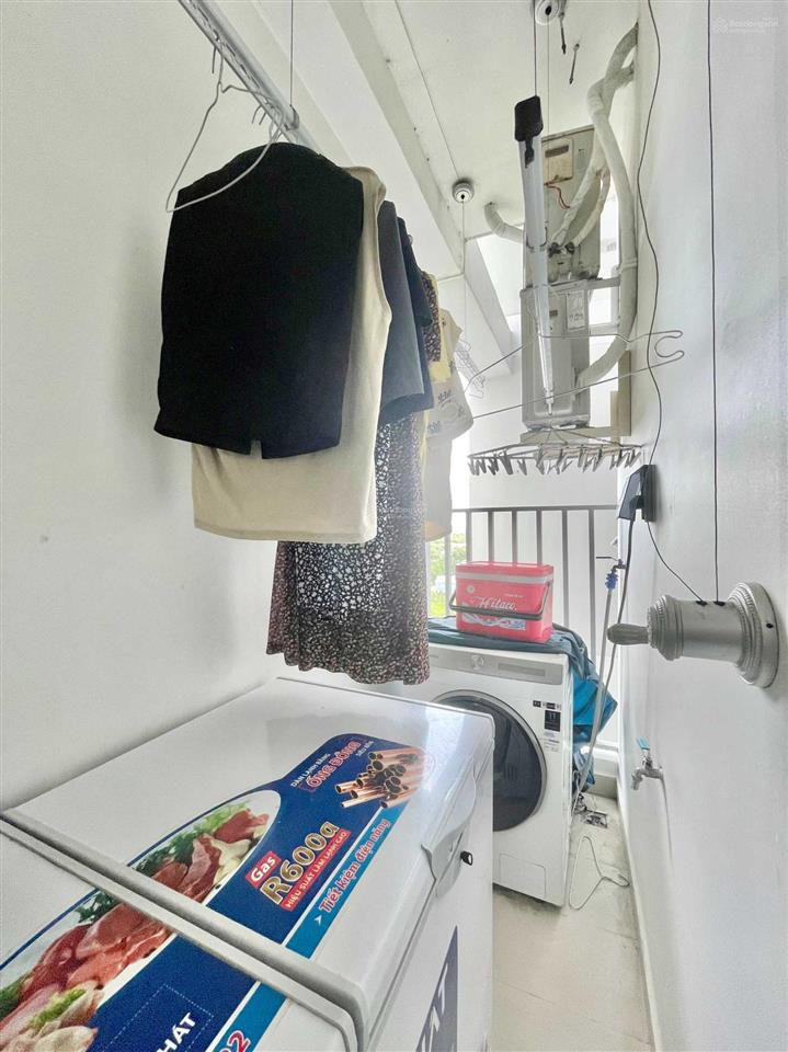 Bán căn góc 2 view thoáng mát 72m2  đã có sổ  giá 3.2 tỷ  tặng nội thất