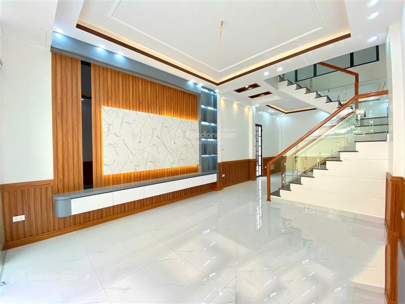 Nhà riêng sở dầu hồng bàng 4 tầng đẹp độc lập, ngõ nông ô tô qua lại cạnh metro. đông nam, sổ cc