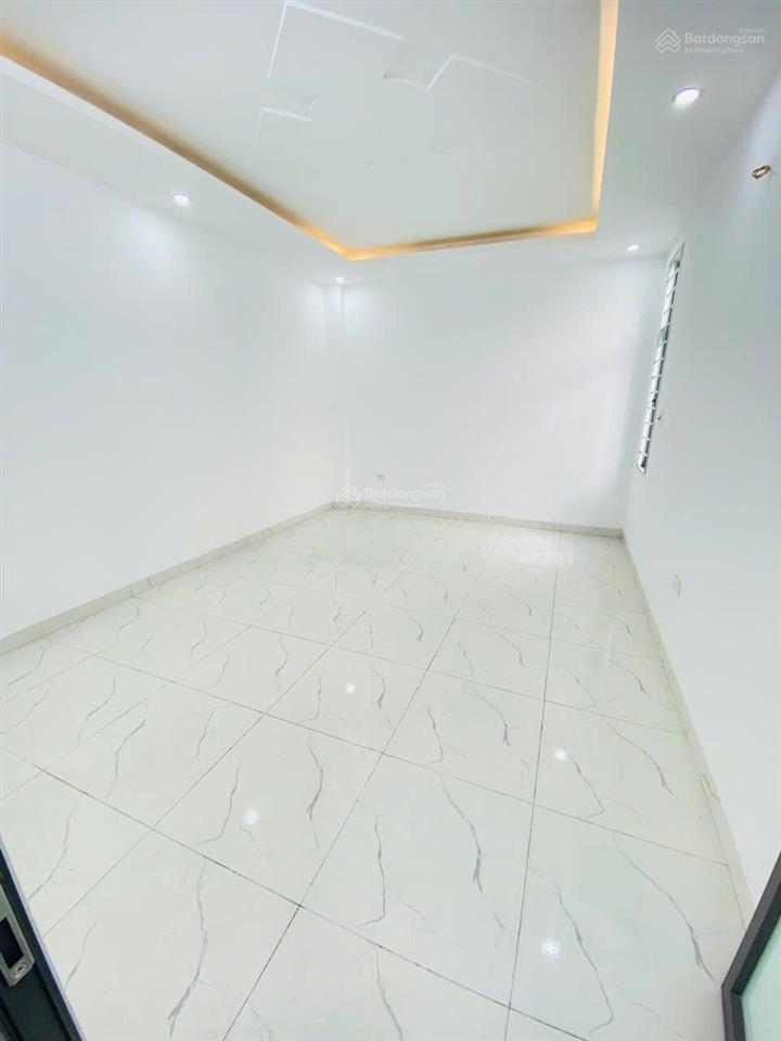 Nhà đẹp 3 tầng đường 6m ô tô quay đầu, hoàng mai, đồng thái  an dương