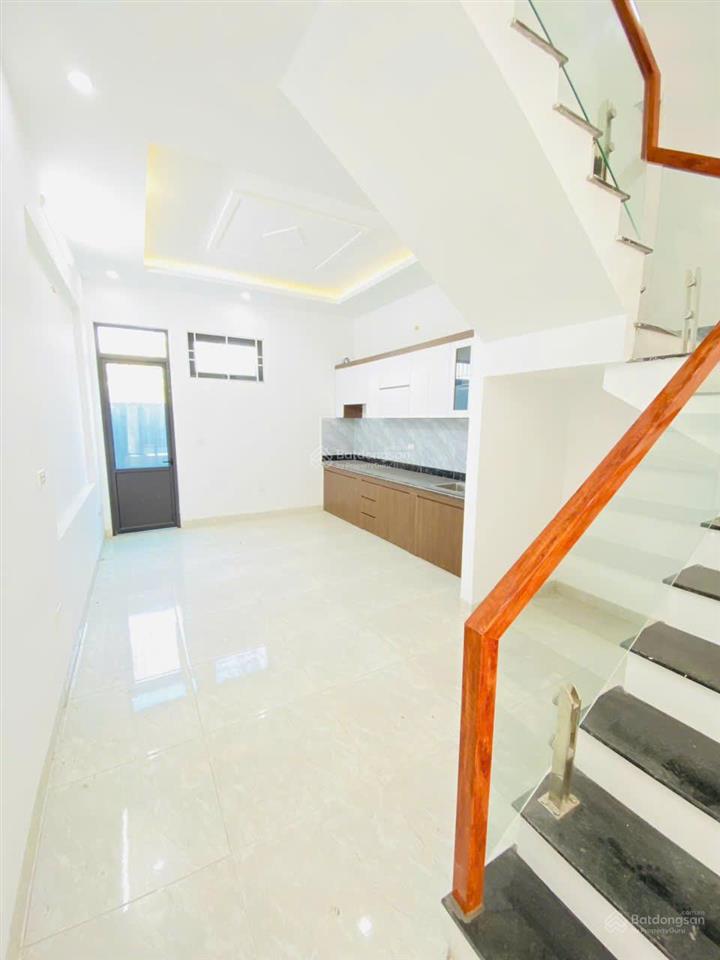 Nhà đẹp 3 tầng đường 6m ô tô quay đầu, hoàng mai, đồng thái  an dương