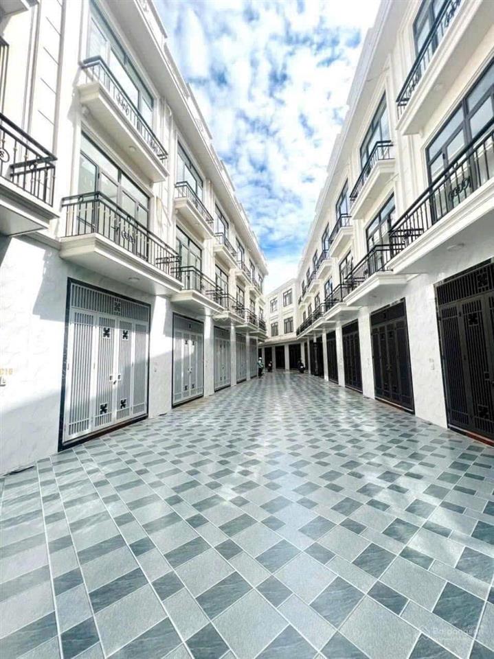 Nhà đẹp 3 tầng đường 6m ô tô quay đầu, hoàng mai, đồng thái  an dương