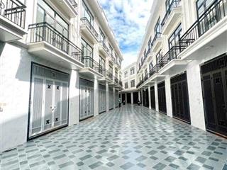 Nhà đẹp 3 tầng đường 6m ô tô quay đầu, hoàng mai, đồng thái  an dương