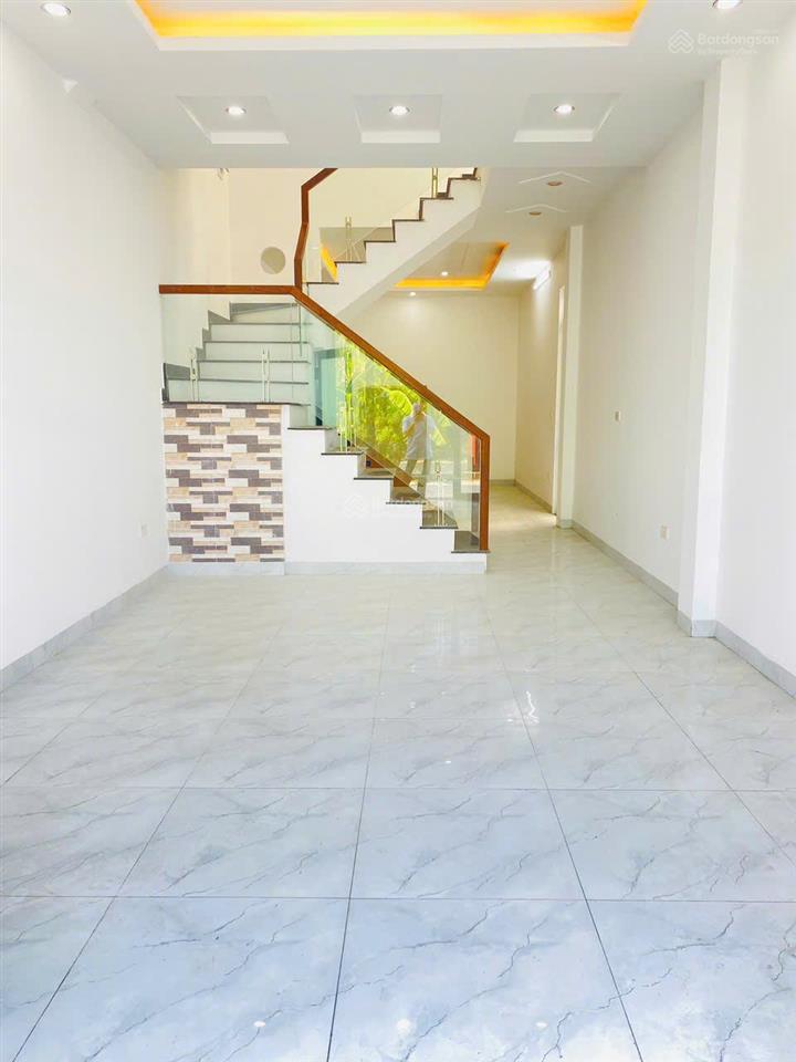 Nhà đẹp 3 tầng đường 6m ô tô quay đầu, hoàng mai, đồng thái  an dương