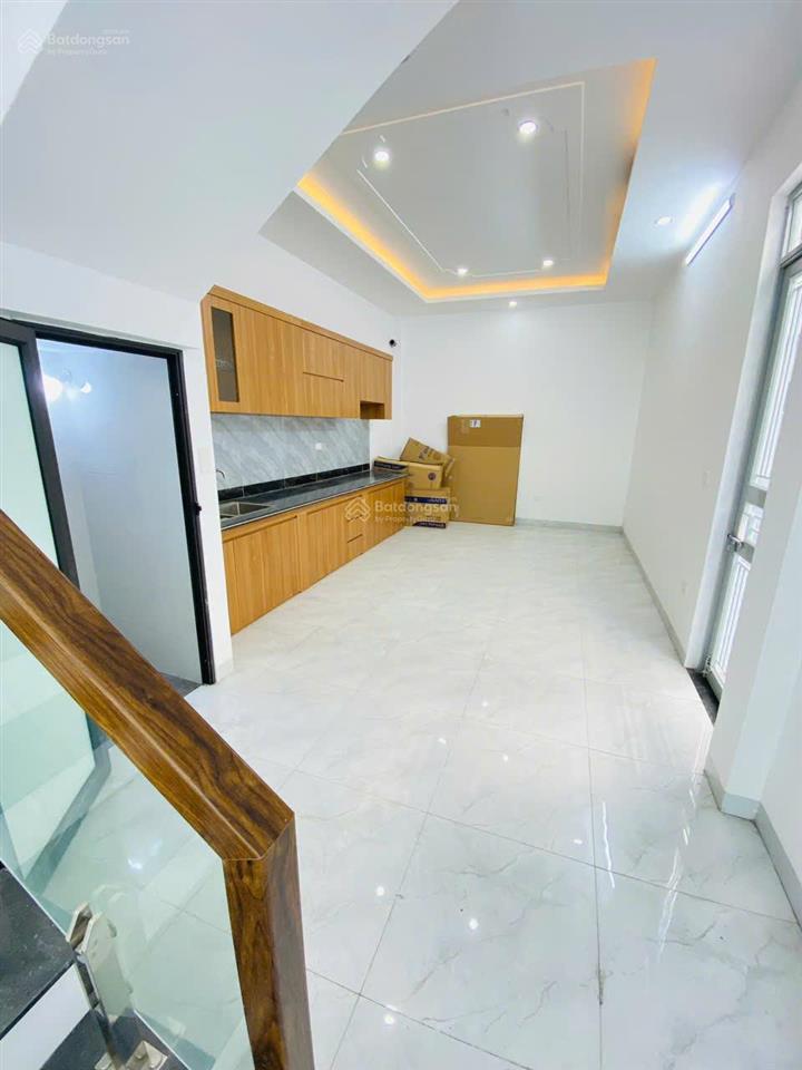 Nhà đẹp 3 tầng đường 6m ô tô quay đầu, hoàng mai, đồng thái  an dương