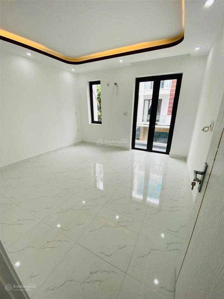 Nhà đẹp buôn bán tốt đường 13m ô tô tránh nhau  hùng vương  hồng bàng, đủ nội thất, bãi xe