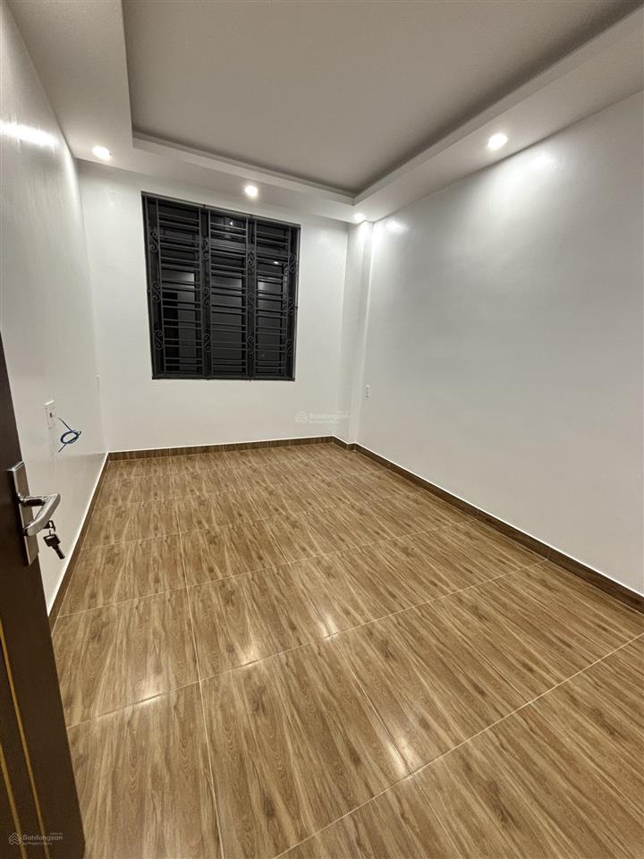 Nhà đẹp độc lập 4 tầng ngõ 6m ô tô để cửa  gần cầu an dương, cách mặt đường tôn đức thắng 100m