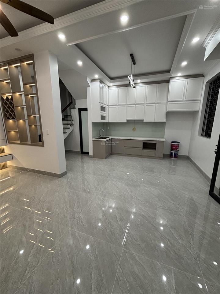 Nhà đẹp độc lập 4 tầng ngõ 6m ô tô để cửa  gần cầu an dương, cách mặt đường tôn đức thắng 100m