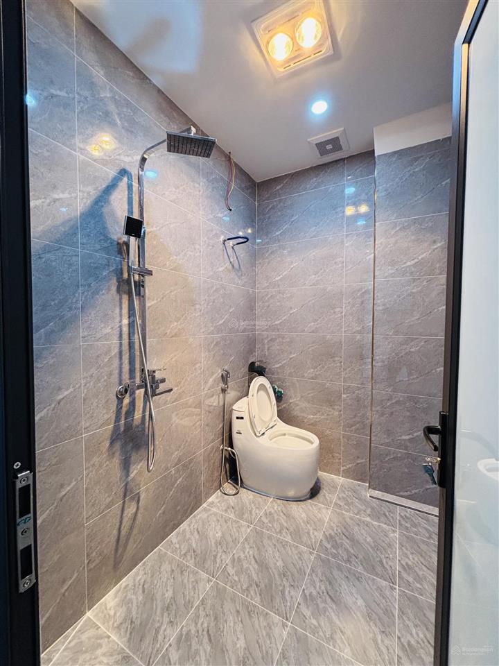 3 tầng hiện đại, ô tô ra vào gần hoàng huy an đồng