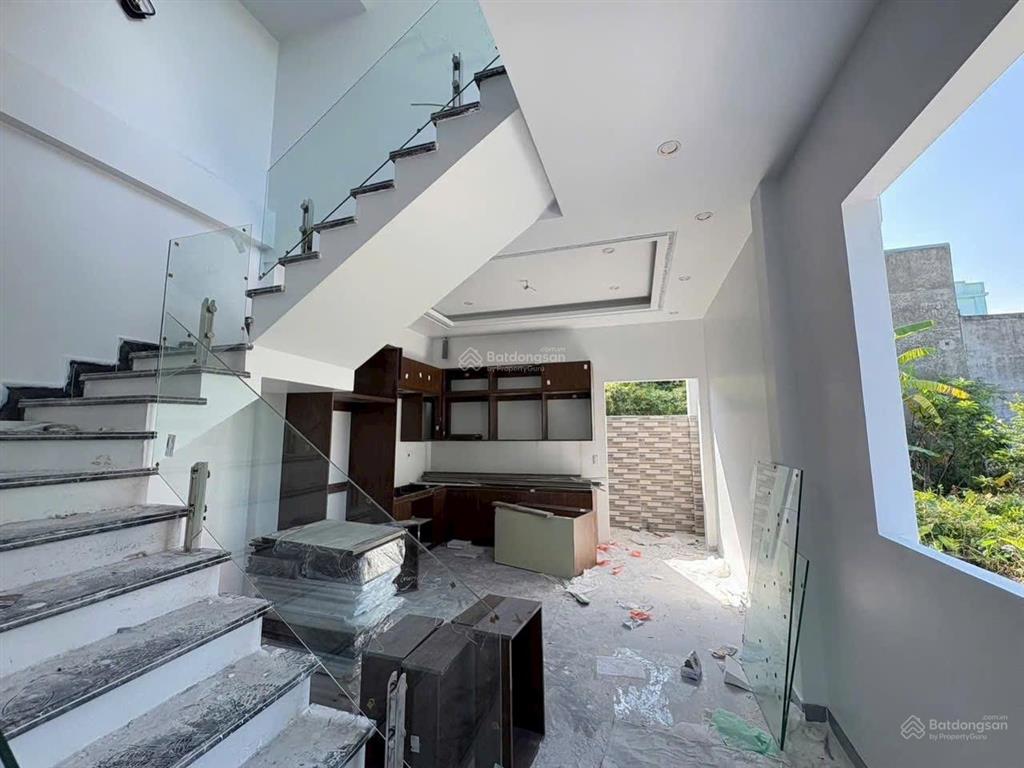 3 tầng hiện đại, ô tô ra vào gần hoàng huy an đồng