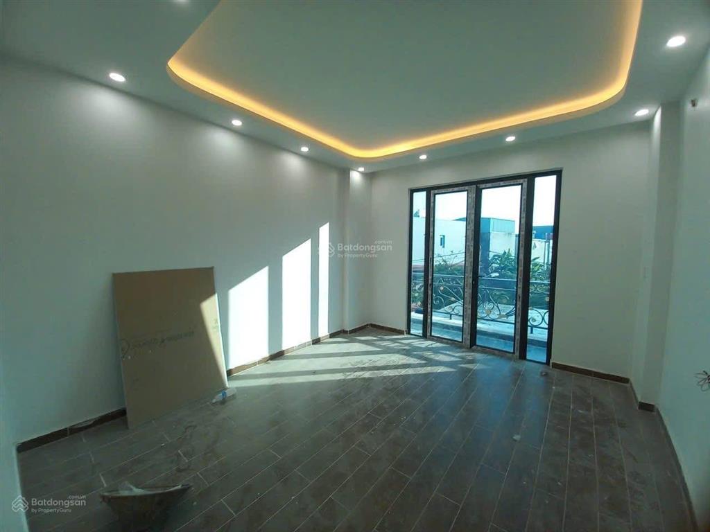 Nhà đẹp 4 tầng ô tô để trong sân  gần hoàng huy an đồng