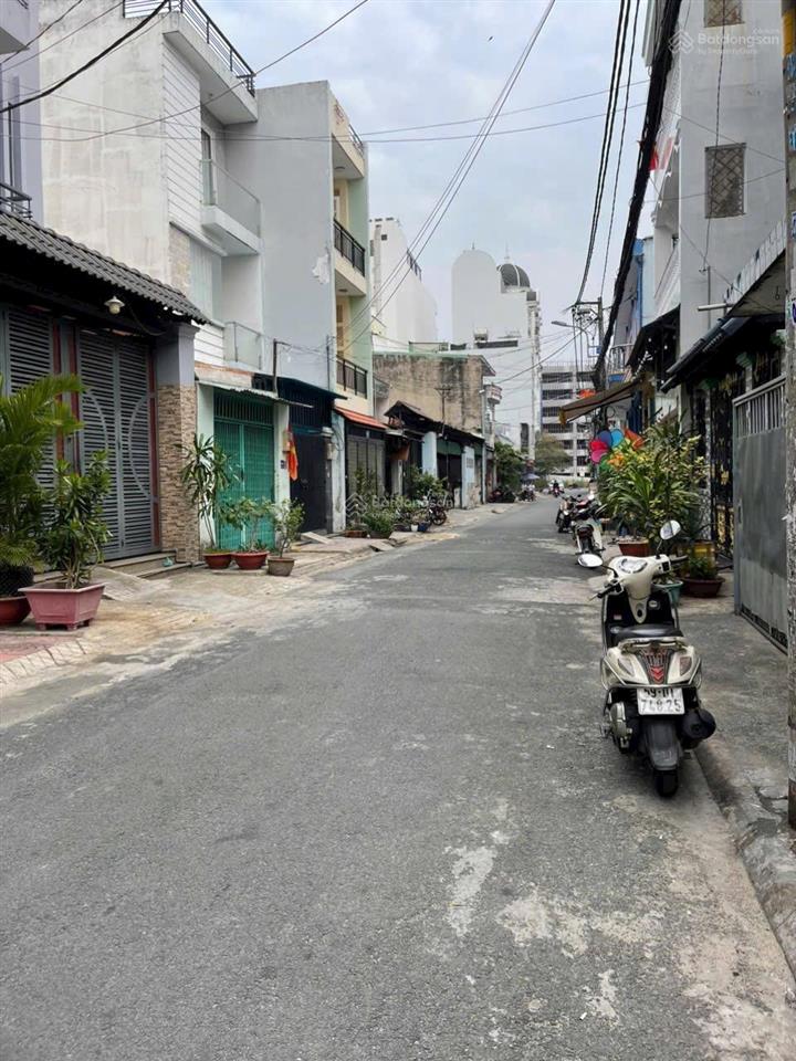 1/ đường hương lộ 3, diện tích 8m * 34m, gác lửng có dãy trọ đang cho thuê 40 triệu/tháng