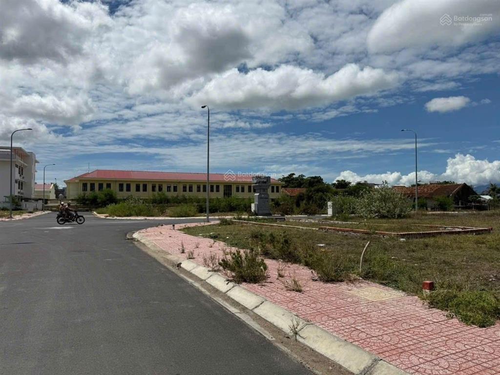 Bán lô đất mặt tiền đường hồng bàng (đường rộng 8m)