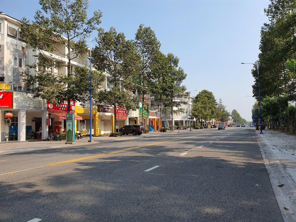 Bán nhà 4 tầng mặt tiền đồng khởi trung tâm tp mới, bình dương. 115m2 đã hoàn công giá 10,8 tỷ