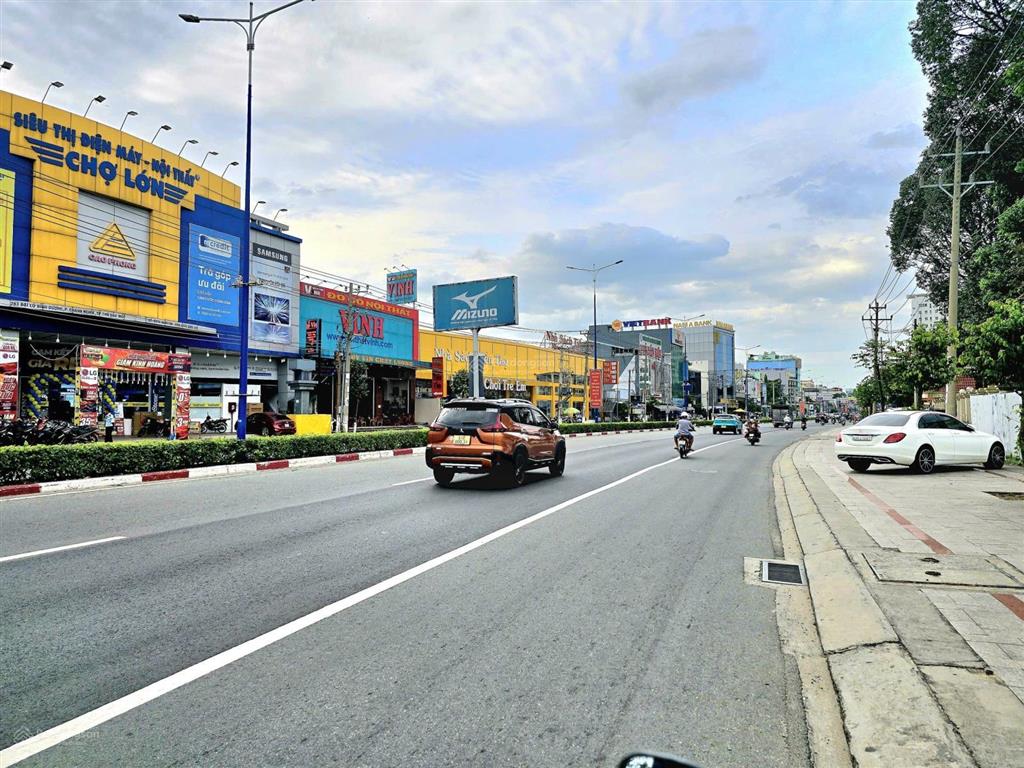 Mặt tiền đại lộ bình dương, chánh nghĩa vị trí hiếm nhất của tdm, 16x35m, thổ cư 95% giá tốt nhất