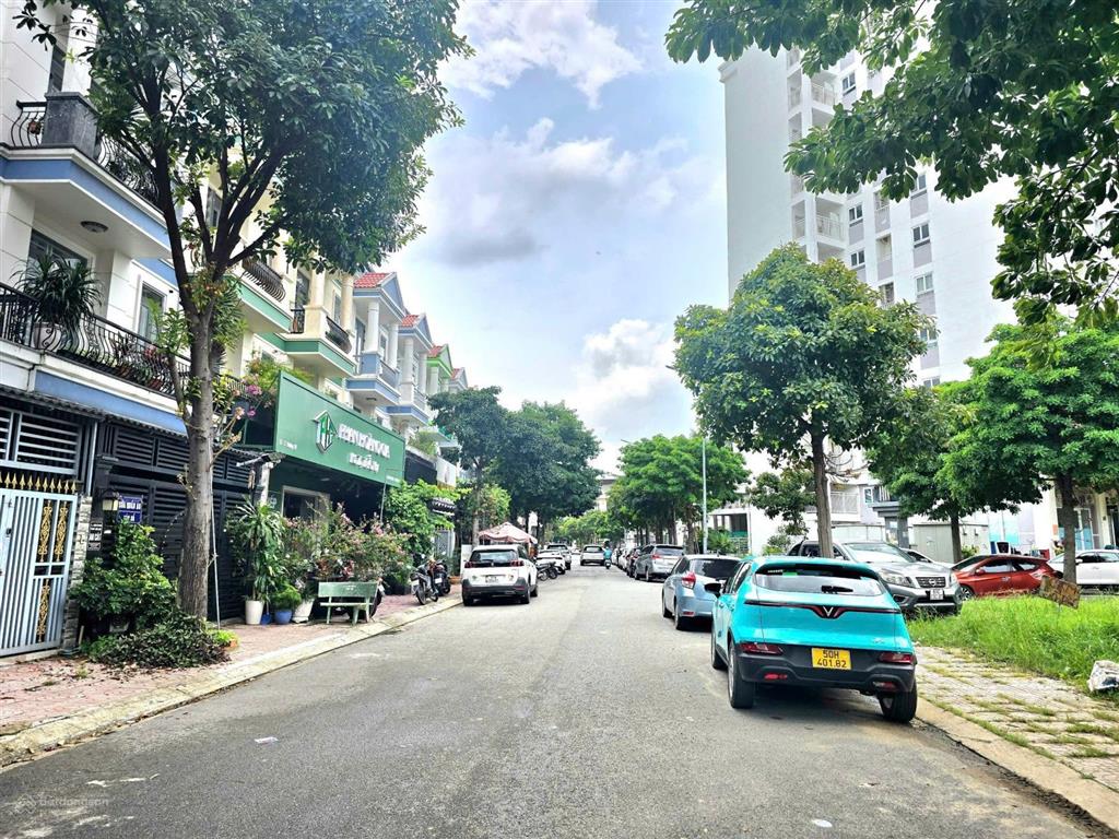 Bán nhà 1 trệt 2 lầu khu đô thị phúc đạt, 80m2 ngay chân chung cư cực kỳ đẹp giá tốt chỉ 6,2 tỷ