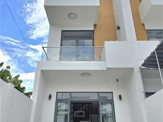 Chính chủ bán nhà 1 trệt 2 lầu phú mỹ, 5 phòng ngủ sân ôtô 7 chỗ đã hoàn công gần phạm ngọc thạch