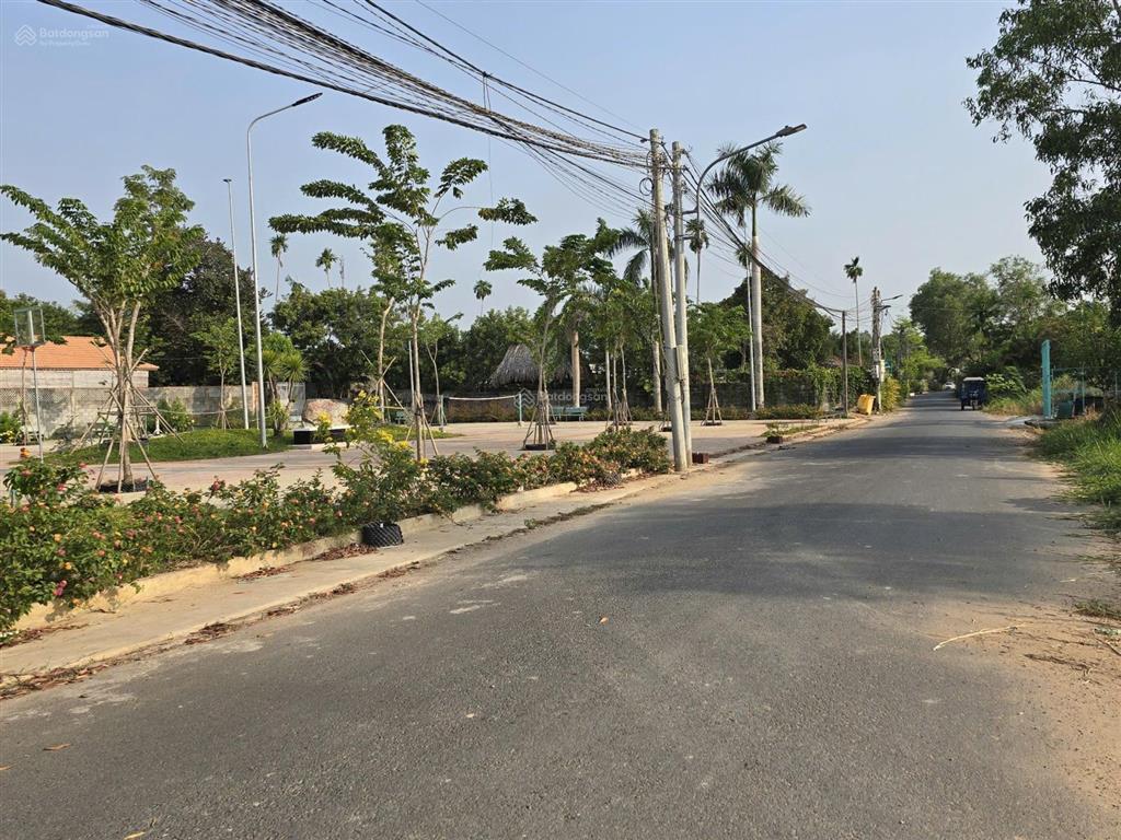 Nhà sân vườn nghỉ dưỡng tdm 1041m2 có sẵn khuôn viên tiểu cảnh hồ cá koi cực kỳ đẹp giá 13,9 tỷ