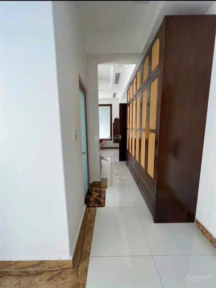 Nhà sân vườn nghỉ dưỡng tdm 1041m2 có sẵn khuôn viên tiểu cảnh hồ cá koi cực kỳ đẹp giá 13,9 tỷ