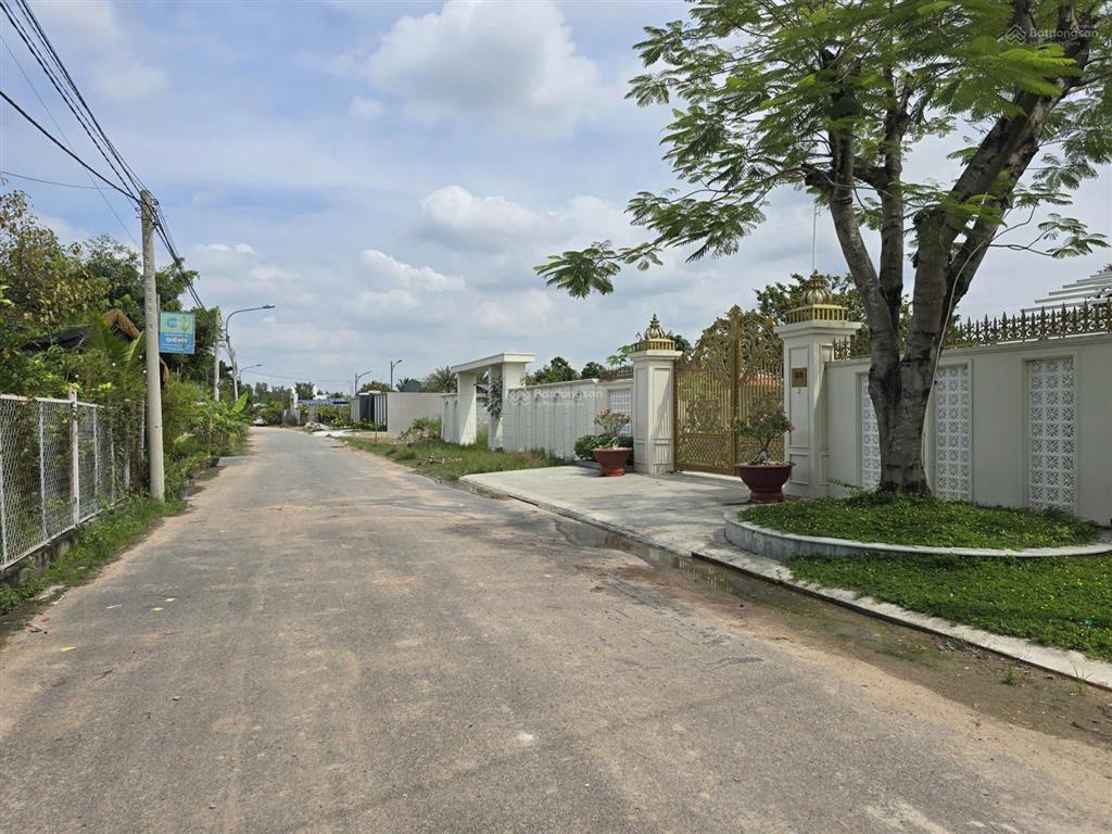 Nhà sân vườn nghỉ dưỡng tdm 1041m2 có sẵn khuôn viên tiểu cảnh hồ cá koi cực kỳ đẹp giá 13,9 tỷ