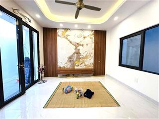 Bán dân xây 35m2, mt 4m, lạc long quân, gần ô tô, wieu đẹp, nhỉnh 8 tỷ