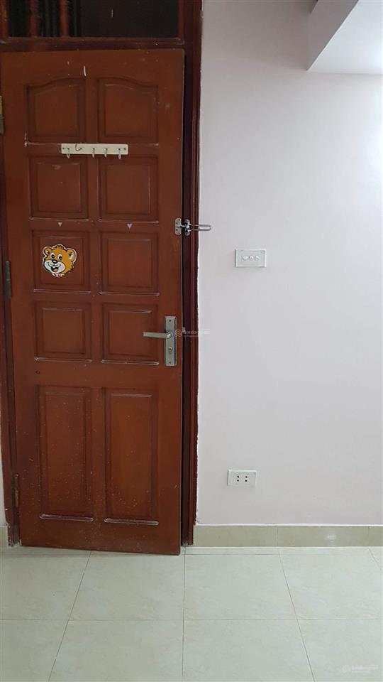 Có nhu cầu bán căn hộ tập thể a25 nghĩa tân  dt 35m2  giá bán 2,1 tỷ